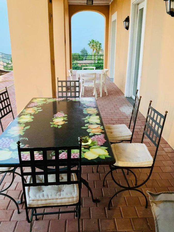 אצ'י קסטלו B&B Villa Etelka מראה חיצוני תמונה