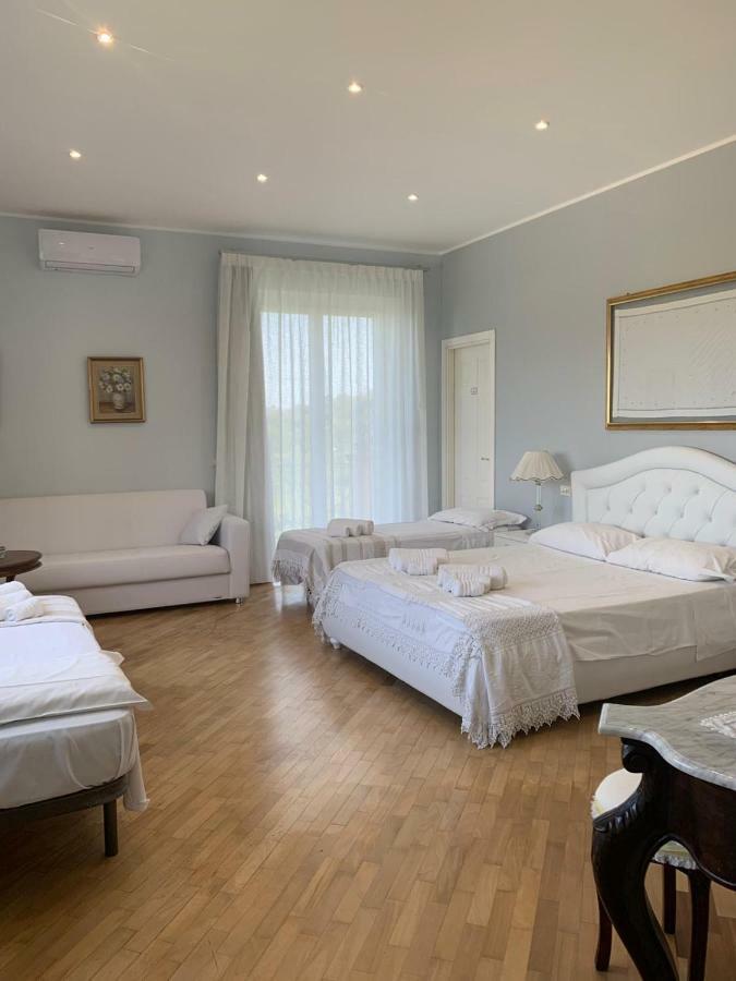 אצ'י קסטלו B&B Villa Etelka מראה חיצוני תמונה